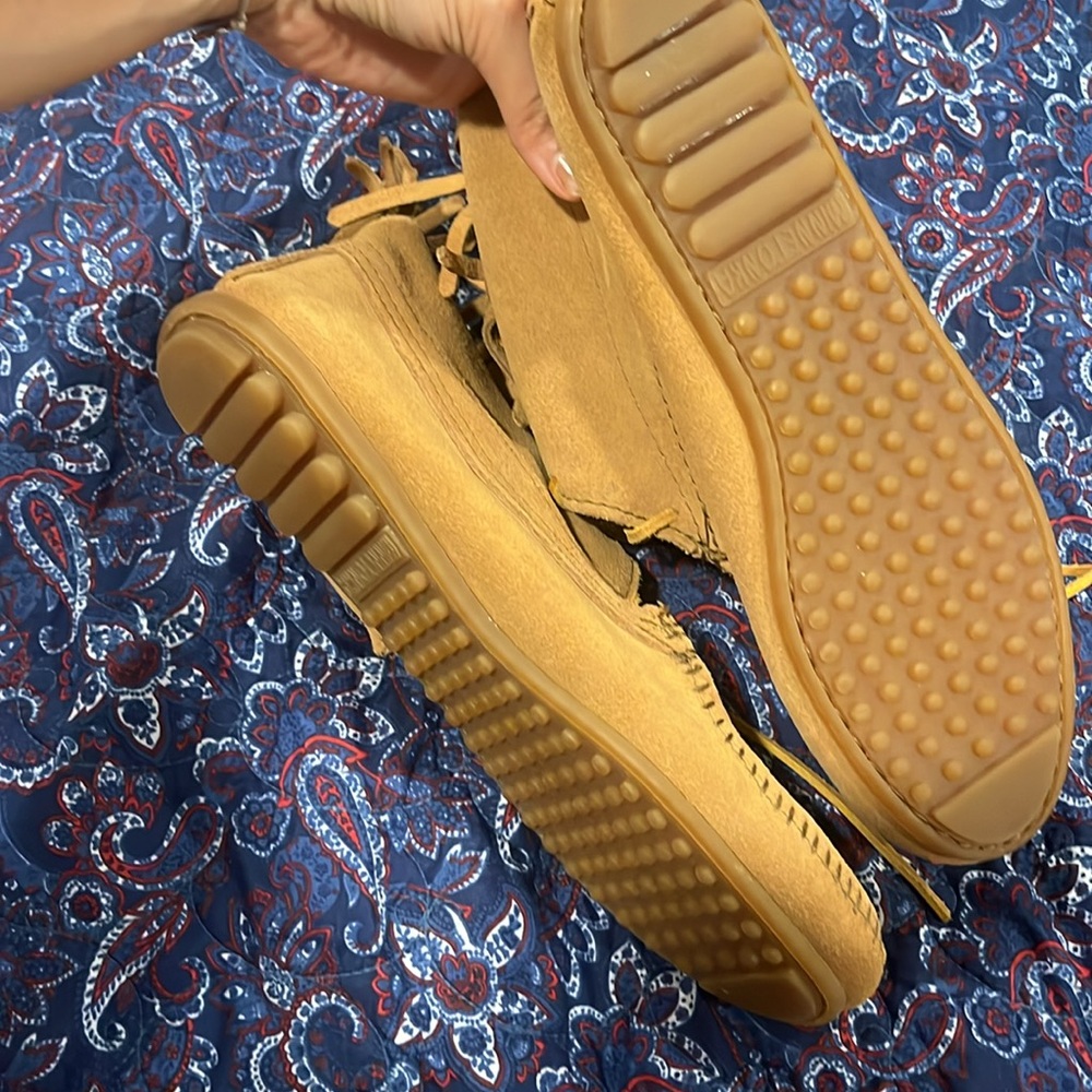 Minnetonka boots - Picture 4 of 10